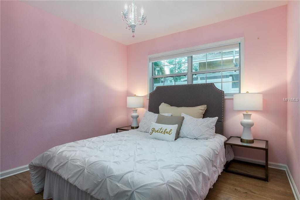 215 17TH AVENUE NE, ST PETERSBURG, Florida 33704, 2 Bedrooms Bedrooms, 3 Rooms Rooms,2 BathroomsBathrooms,Residential,For sale,17TH,U7845506