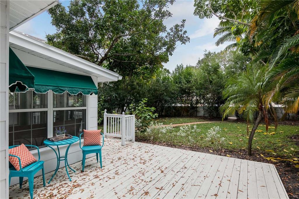 215 17TH AVENUE NE, ST PETERSBURG, Florida 33704, 2 Bedrooms Bedrooms, 3 Rooms Rooms,2 BathroomsBathrooms,Residential,For sale,17TH,U7845506