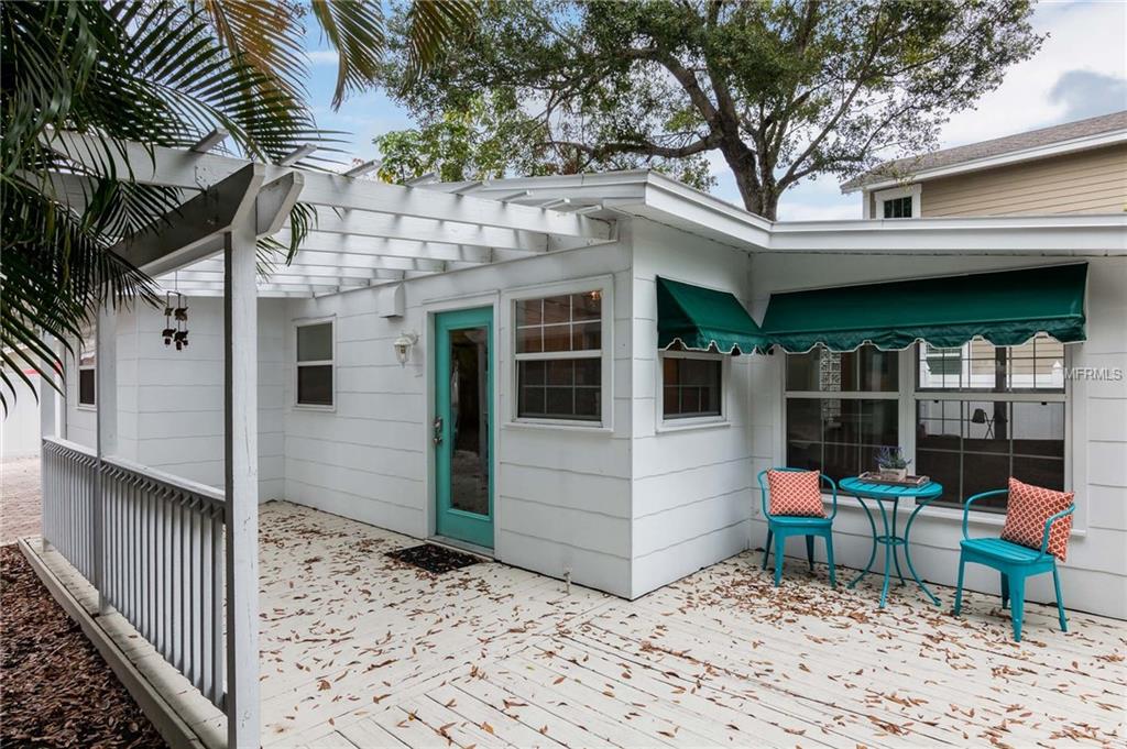 215 17TH AVENUE NE, ST PETERSBURG, Florida 33704, 2 Bedrooms Bedrooms, 3 Rooms Rooms,2 BathroomsBathrooms,Residential,For sale,17TH,U7845506