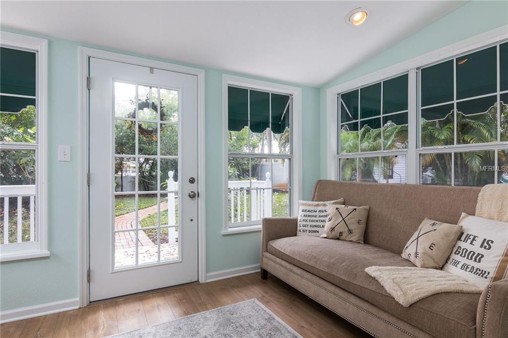 215 17TH AVENUE NE, ST PETERSBURG, Florida 33704, 2 Bedrooms Bedrooms, 3 Rooms Rooms,2 BathroomsBathrooms,Residential,For sale,17TH,U7845506