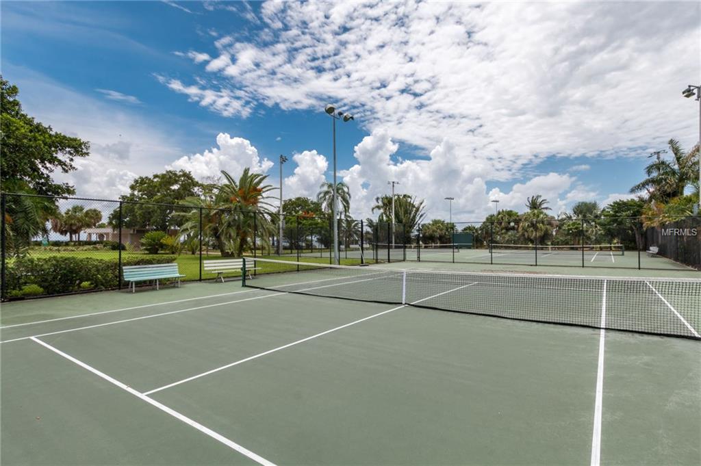 215 17TH AVENUE NE, ST PETERSBURG, Florida 33704, 2 Bedrooms Bedrooms, 3 Rooms Rooms,2 BathroomsBathrooms,Residential,For sale,17TH,U7845506