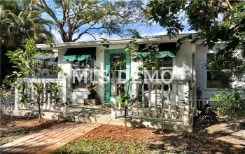 215 17TH AVENUE NE, ST PETERSBURG, Florida 33704, 2 Bedrooms Bedrooms, 3 Rooms Rooms,2 BathroomsBathrooms,Residential,For sale,17TH,U7845506