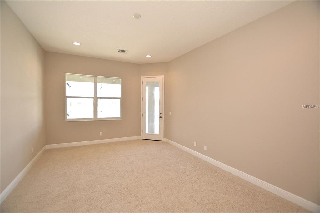 552 REGATTA WAY, BRADENTON, Florida 34208, 3 Bedrooms Bedrooms, 7 Rooms Rooms,2 BathroomsBathrooms,Residential,For sale,REGATTA,A4209314