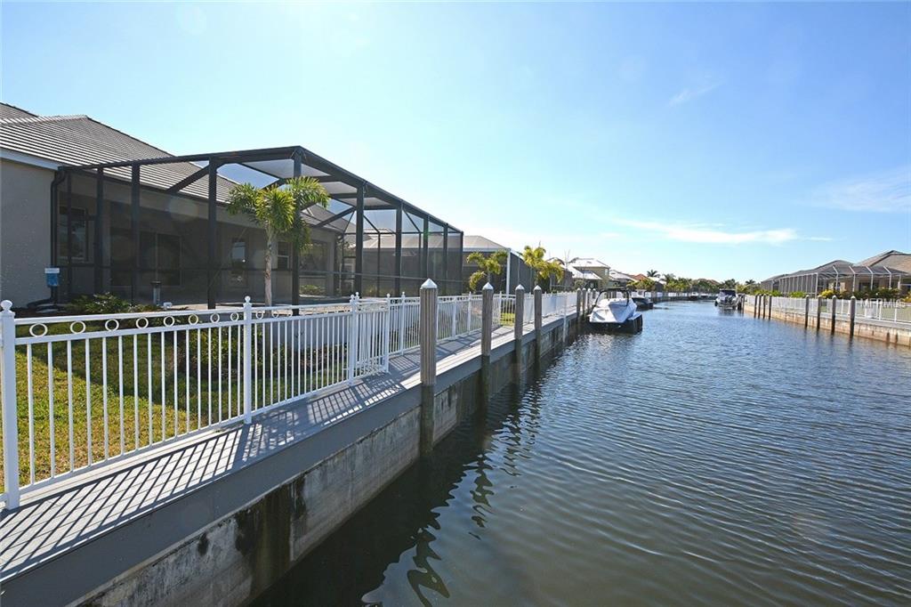 552 REGATTA WAY, BRADENTON, Florida 34208, 3 Bedrooms Bedrooms, 7 Rooms Rooms,2 BathroomsBathrooms,Residential,For sale,REGATTA,A4209314