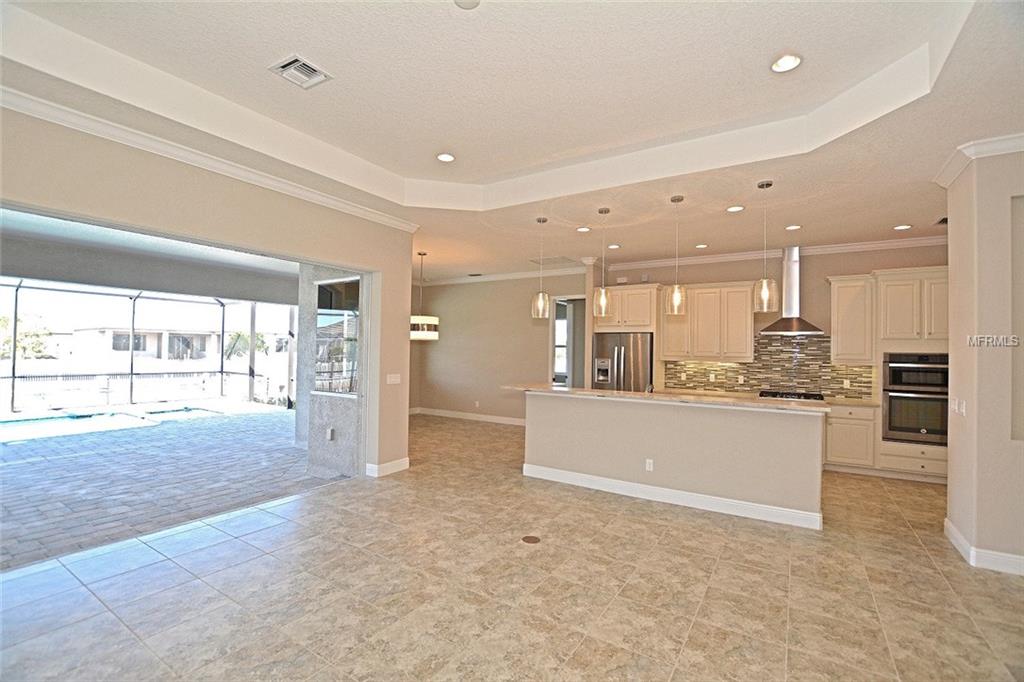 552 REGATTA WAY, BRADENTON, Florida 34208, 3 Bedrooms Bedrooms, 7 Rooms Rooms,2 BathroomsBathrooms,Residential,For sale,REGATTA,A4209314