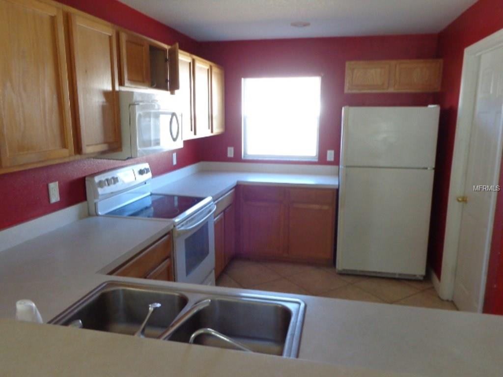 302 COUNTRY LAKES CIRCLE, GROVELAND, Florida 34736, 3 Bedrooms Bedrooms, 6 Rooms Rooms,2 BathroomsBathrooms,Residential,For sale,COUNTRY LAKES,G4852727