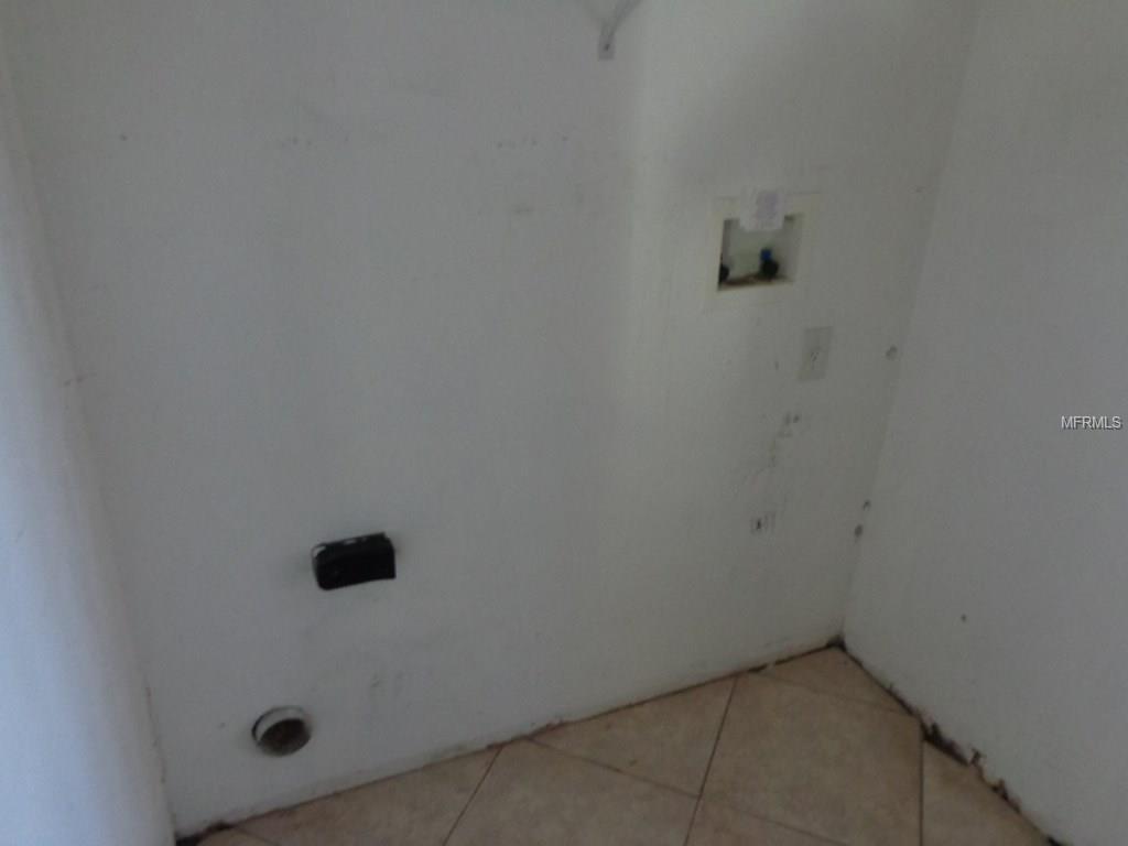 302 COUNTRY LAKES CIRCLE, GROVELAND, Florida 34736, 3 Bedrooms Bedrooms, 6 Rooms Rooms,2 BathroomsBathrooms,Residential,For sale,COUNTRY LAKES,G4852727