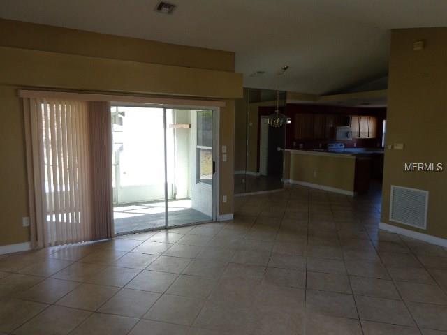 302 COUNTRY LAKES CIRCLE, GROVELAND, Florida 34736, 3 Bedrooms Bedrooms, 6 Rooms Rooms,2 BathroomsBathrooms,Residential,For sale,COUNTRY LAKES,G4852727