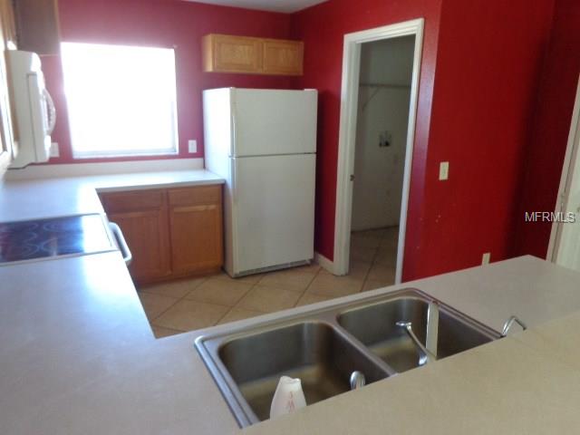 302 COUNTRY LAKES CIRCLE, GROVELAND, Florida 34736, 3 Bedrooms Bedrooms, 6 Rooms Rooms,2 BathroomsBathrooms,Residential,For sale,COUNTRY LAKES,G4852727