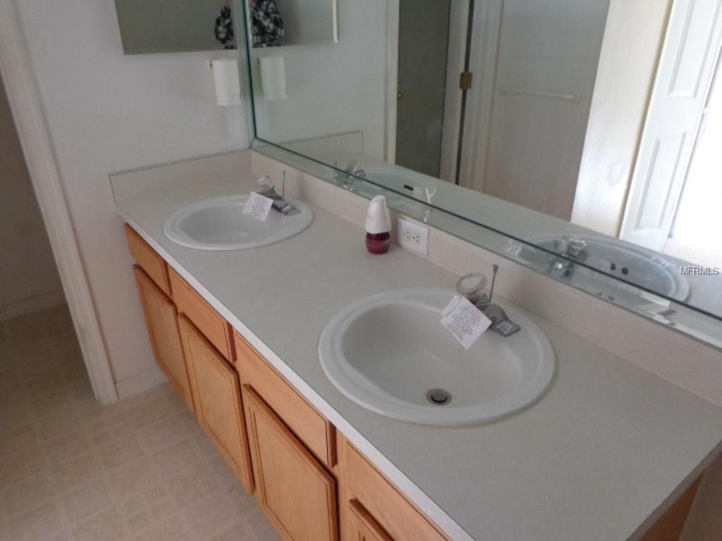 302 COUNTRY LAKES CIRCLE, GROVELAND, Florida 34736, 3 Bedrooms Bedrooms, 6 Rooms Rooms,2 BathroomsBathrooms,Residential,For sale,COUNTRY LAKES,G4852727