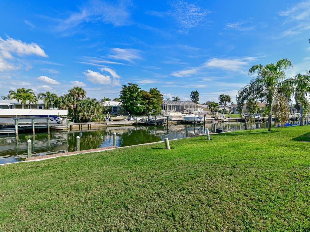 4805 MOUNT VERNON DRIVE, BRADENTON, Florida 34210, 2 Bedrooms Bedrooms, 4 Rooms Rooms,2 BathroomsBathrooms,Residential,For sale,MOUNT VERNON,A4209999