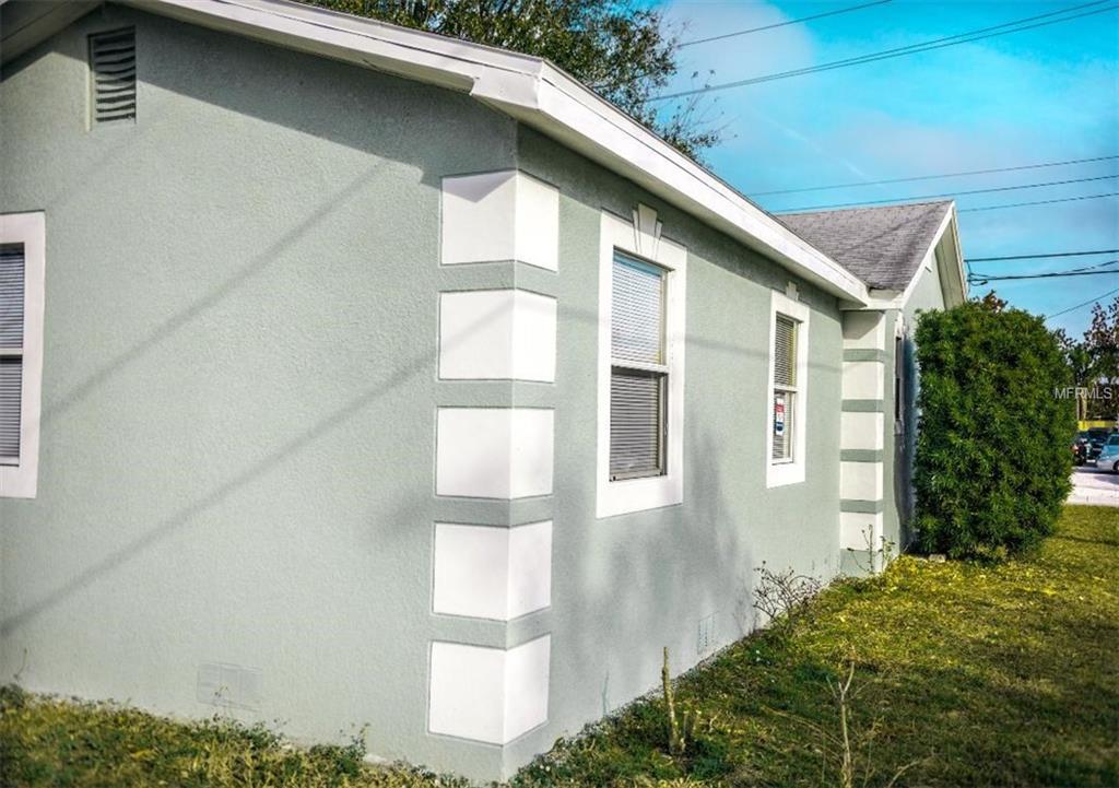 2600 W COLUMBUS DRIVE, TAMPA, Florida 33607, 2 Bedrooms Bedrooms, 3 Rooms Rooms,2 BathroomsBathrooms,Residential,For sale,COLUMBUS,T2928625