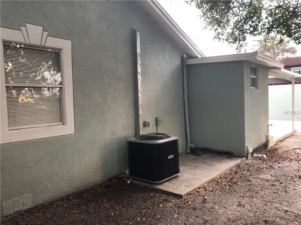 2600 W COLUMBUS DRIVE, TAMPA, Florida 33607, 2 Bedrooms Bedrooms, 3 Rooms Rooms,2 BathroomsBathrooms,Residential,For sale,COLUMBUS,T2928625