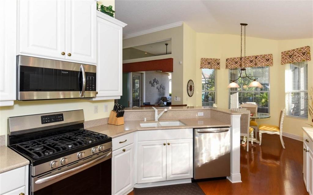 11703 STRANDHILL COURT, LAKEWOOD RANCH, Florida 34202, 3 Bedrooms Bedrooms, 3 Rooms Rooms,2 BathroomsBathrooms,Residential,For sale,STRANDHILL,A4202732