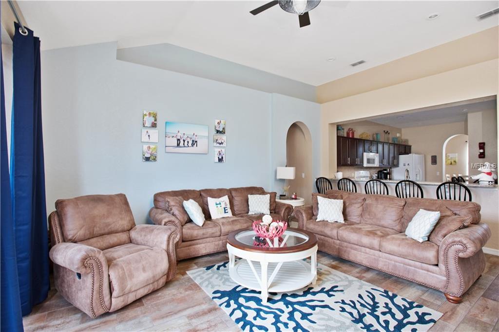 8230 WOODVINE CIRCLE, LAKELAND, Florida 33810, 4 Bedrooms Bedrooms, 8 Rooms Rooms,2 BathroomsBathrooms,Residential,For sale,WOODVINE,T2921352