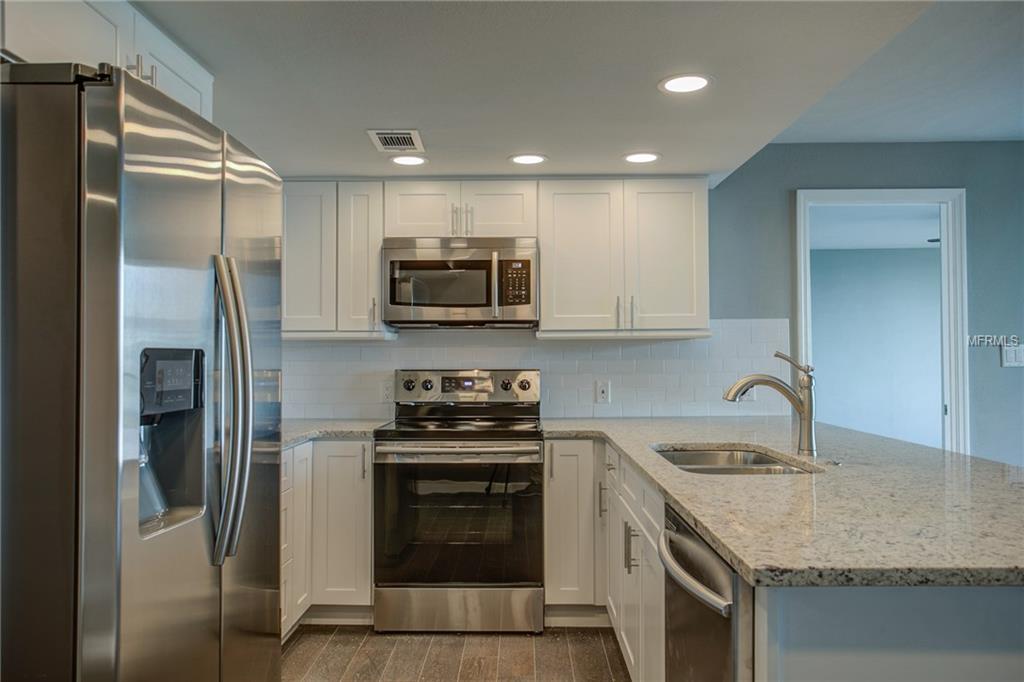 101 S GULFSTREAM AVENUE, SARASOTA, Florida 34236, 2 Bedrooms Bedrooms, 5 Rooms Rooms,2 BathroomsBathrooms,Residential,For sale,GULFSTREAM,A4208425