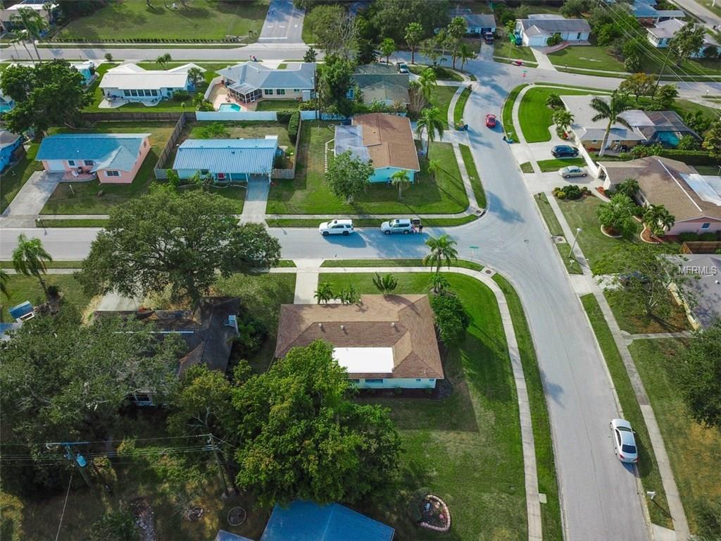 6723 HALF MOON DRIVE, SARASOTA, Florida 34231, 2 Bedrooms Bedrooms, 6 Rooms Rooms,2 BathroomsBathrooms,Residential,For sale,HALF MOON,A4209815