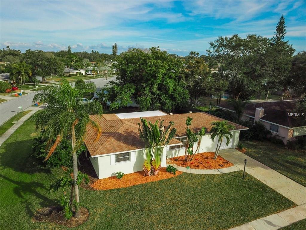 6723 HALF MOON DRIVE, SARASOTA, Florida 34231, 2 Bedrooms Bedrooms, 6 Rooms Rooms,2 BathroomsBathrooms,Residential,For sale,HALF MOON,A4209815