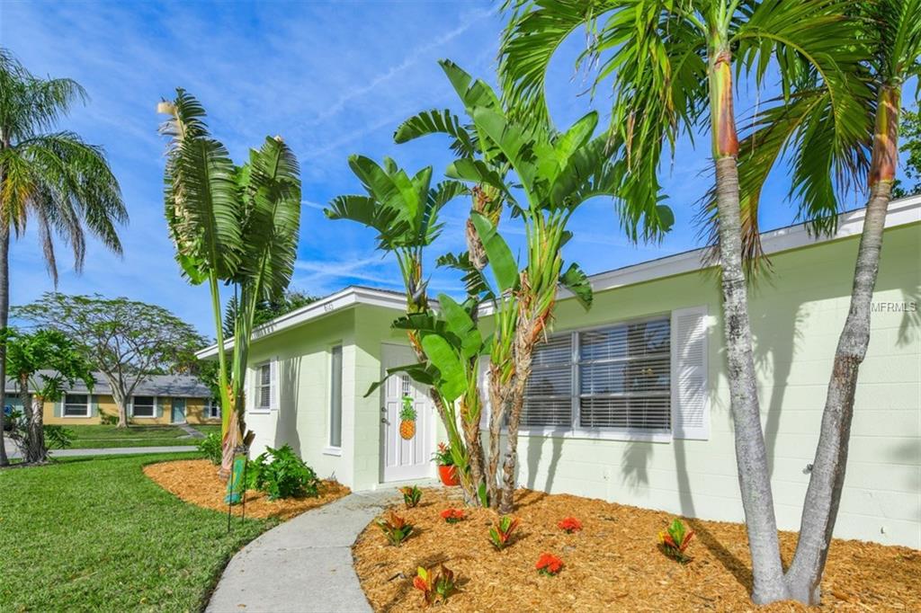 6723 HALF MOON DRIVE, SARASOTA, Florida 34231, 2 Bedrooms Bedrooms, 6 Rooms Rooms,2 BathroomsBathrooms,Residential,For sale,HALF MOON,A4209815