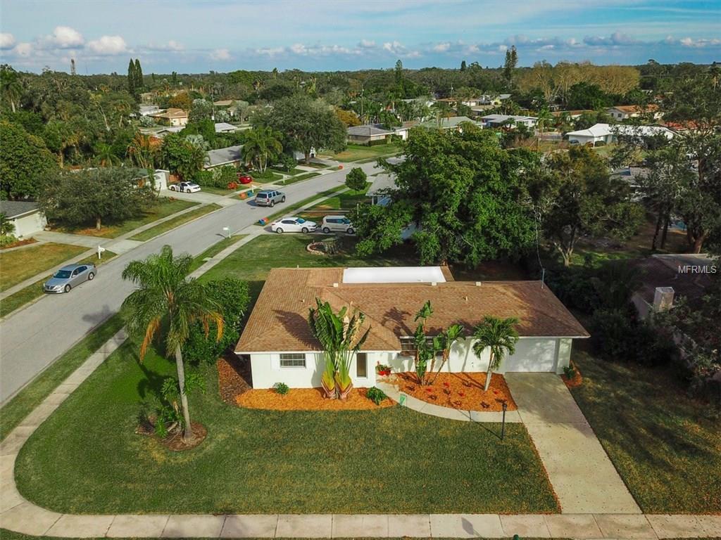 6723 HALF MOON DRIVE, SARASOTA, Florida 34231, 2 Bedrooms Bedrooms, 6 Rooms Rooms,2 BathroomsBathrooms,Residential,For sale,HALF MOON,A4209815