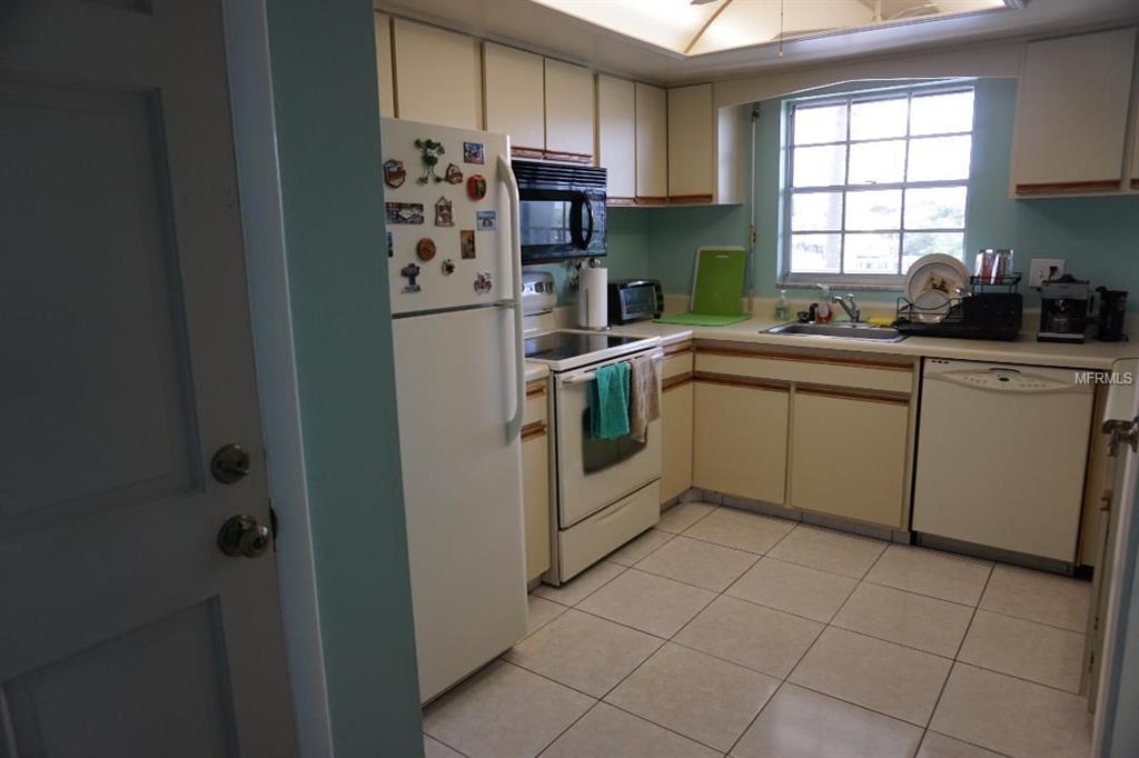 8832 BAY POINTE DRIVE, TAMPA, Florida 33615, 2 Bedrooms Bedrooms, 4 Rooms Rooms,2 BathroomsBathrooms,Residential,For sale,BAY POINTE,T2902434