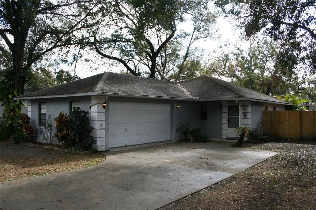 921 LAKEHURST STREET, LAKELAND, Florida 33805, 2 Bedrooms Bedrooms, 3 Rooms Rooms,2 BathroomsBathrooms,Residential,For sale,LAKEHURST,U7847571