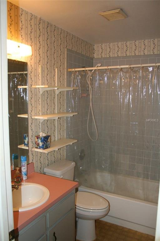 921 LAKEHURST STREET, LAKELAND, Florida 33805, 2 Bedrooms Bedrooms, 3 Rooms Rooms,2 BathroomsBathrooms,Residential,For sale,LAKEHURST,U7847571