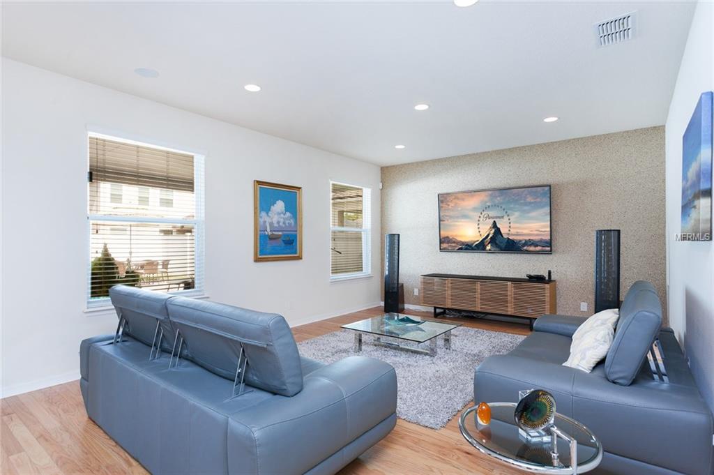 4971 LONGMEADOW PARK STREET, ORLANDO, Florida 32811, 4 Bedrooms Bedrooms, 9 Rooms Rooms,2 BathroomsBathrooms,Residential,For sale,LONGMEADOW PARK,O5539997