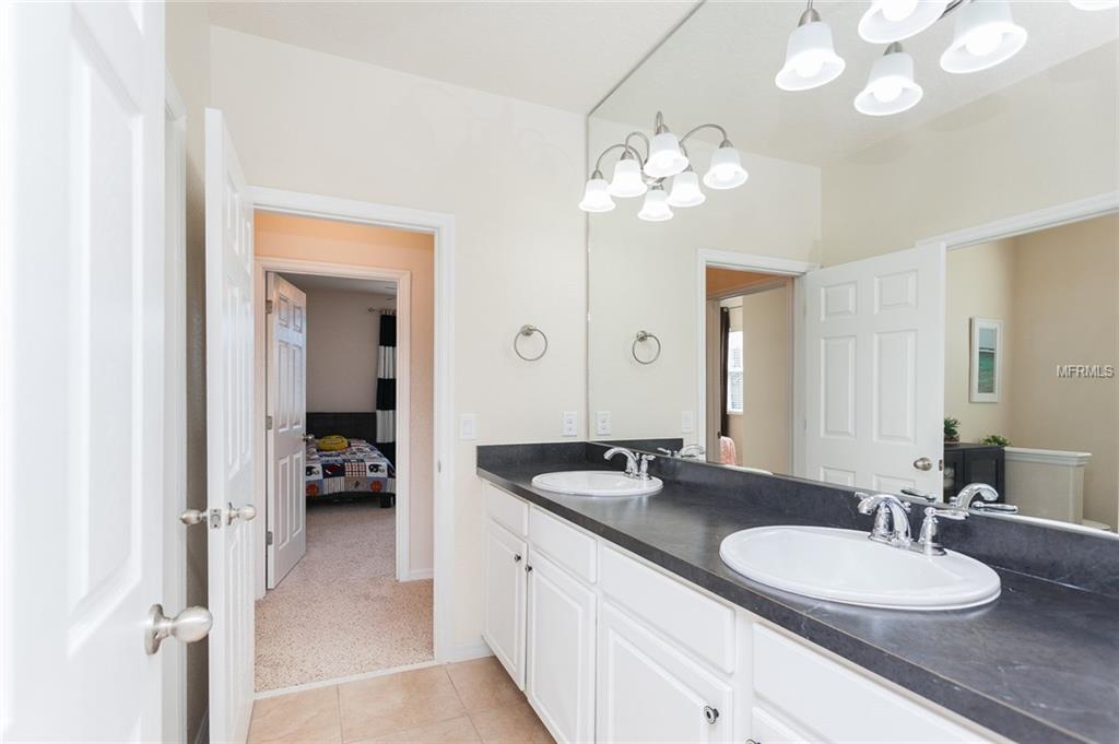 4971 LONGMEADOW PARK STREET, ORLANDO, Florida 32811, 4 Bedrooms Bedrooms, 9 Rooms Rooms,2 BathroomsBathrooms,Residential,For sale,LONGMEADOW PARK,O5539997