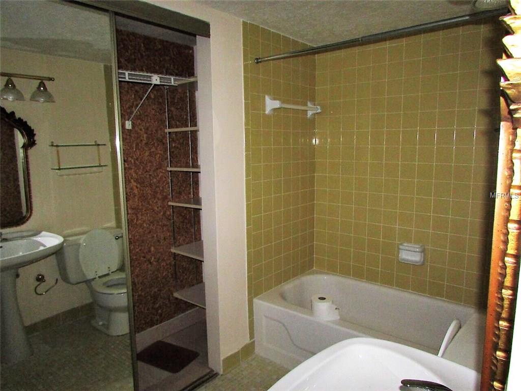 935 N HALIFAX AVENUE, DAYTONA BEACH, Florida 32118, 2 Bedrooms Bedrooms, 6 Rooms Rooms,2 BathroomsBathrooms,Residential,For sale,HALIFAX,O5549045