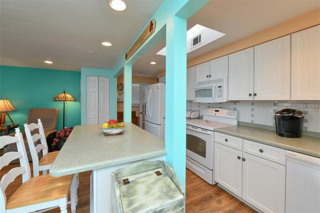 509 BAYVIEW DRIVE, HOLMES BEACH, Florida 34217, 3 Bedrooms Bedrooms, 5 Rooms Rooms,3 BathroomsBathrooms,Residential,For sale,BAYVIEW,A4208049