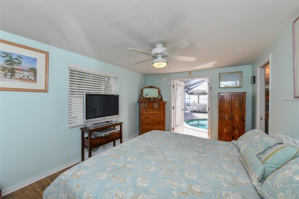 509 BAYVIEW DRIVE, HOLMES BEACH, Florida 34217, 3 Bedrooms Bedrooms, 5 Rooms Rooms,3 BathroomsBathrooms,Residential,For sale,BAYVIEW,A4208049