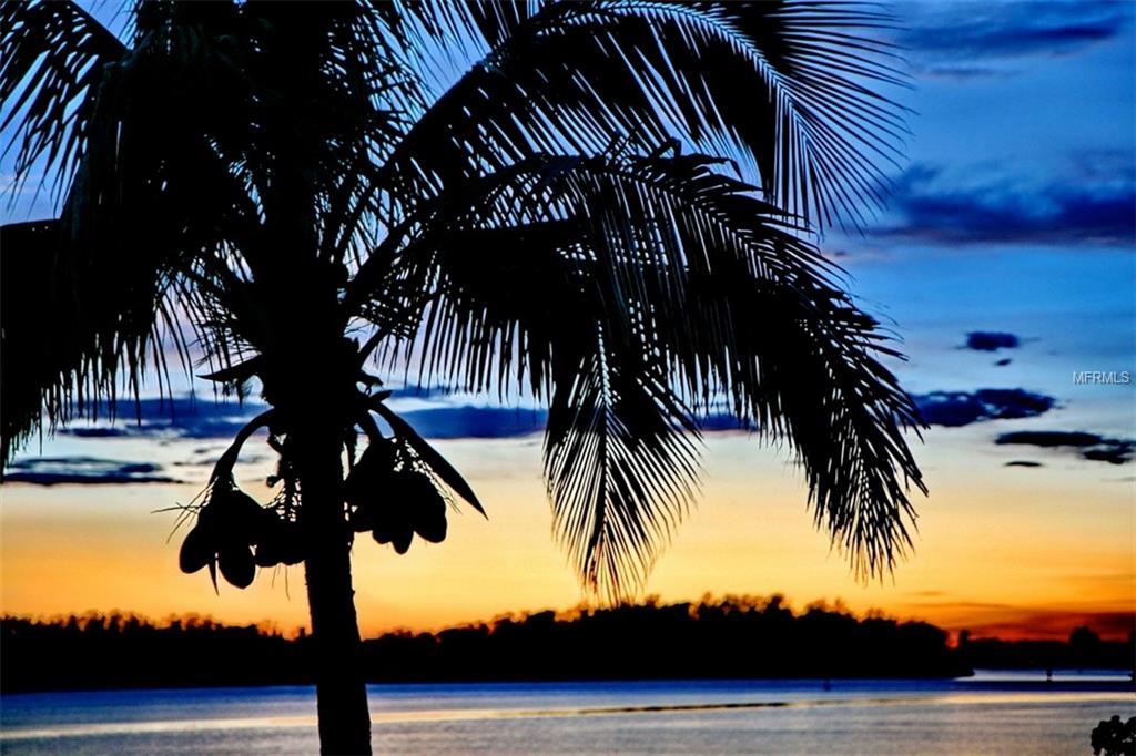 509 BAYVIEW DRIVE, HOLMES BEACH, Florida 34217, 3 Bedrooms Bedrooms, 5 Rooms Rooms,3 BathroomsBathrooms,Residential,For sale,BAYVIEW,A4208049