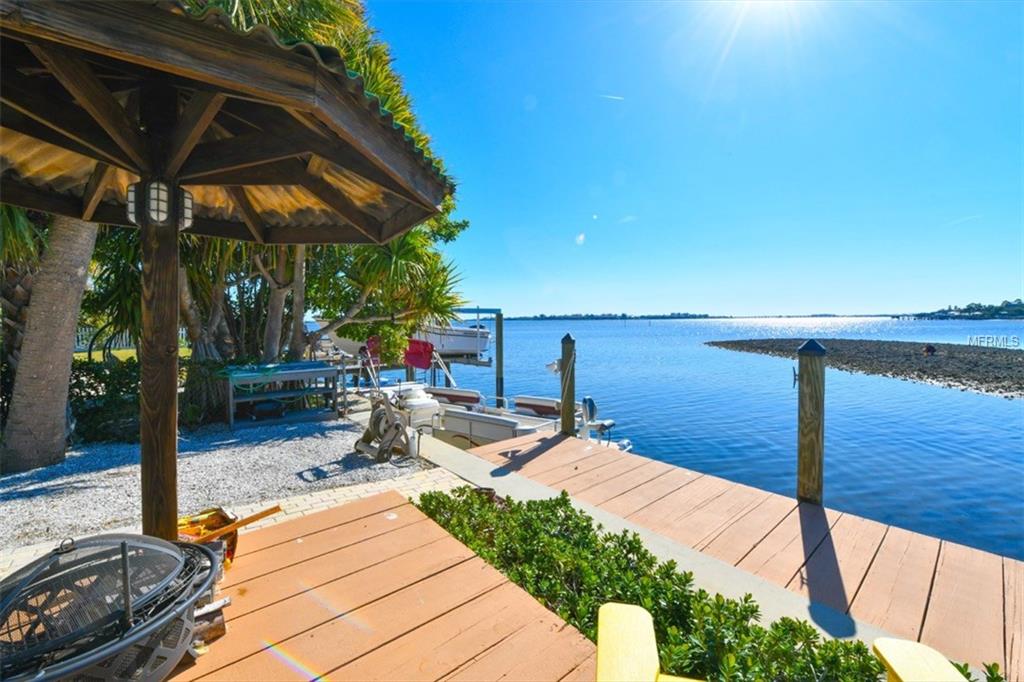 509 BAYVIEW DRIVE, HOLMES BEACH, Florida 34217, 3 Bedrooms Bedrooms, 5 Rooms Rooms,3 BathroomsBathrooms,Residential,For sale,BAYVIEW,A4208049