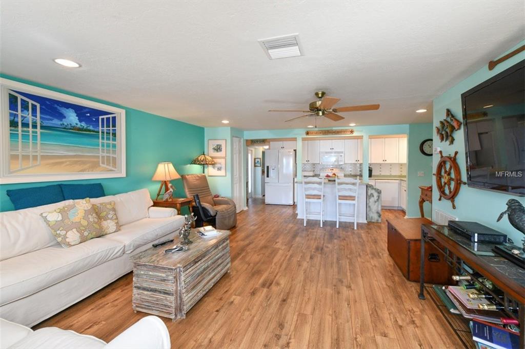 509 BAYVIEW DRIVE, HOLMES BEACH, Florida 34217, 3 Bedrooms Bedrooms, 5 Rooms Rooms,3 BathroomsBathrooms,Residential,For sale,BAYVIEW,A4208049