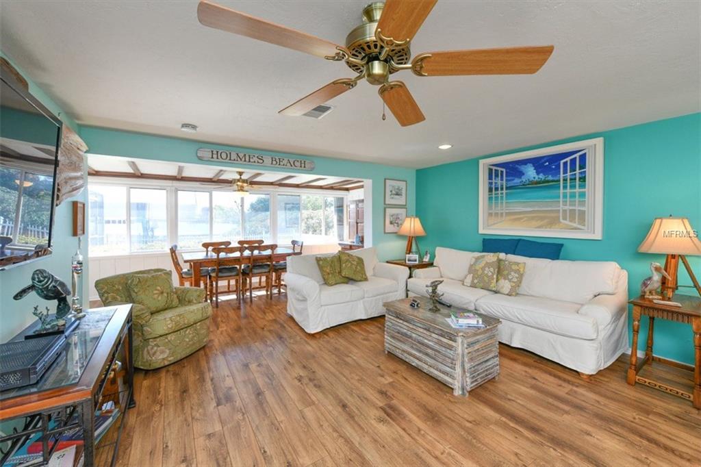 509 BAYVIEW DRIVE, HOLMES BEACH, Florida 34217, 3 Bedrooms Bedrooms, 5 Rooms Rooms,3 BathroomsBathrooms,Residential,For sale,BAYVIEW,A4208049