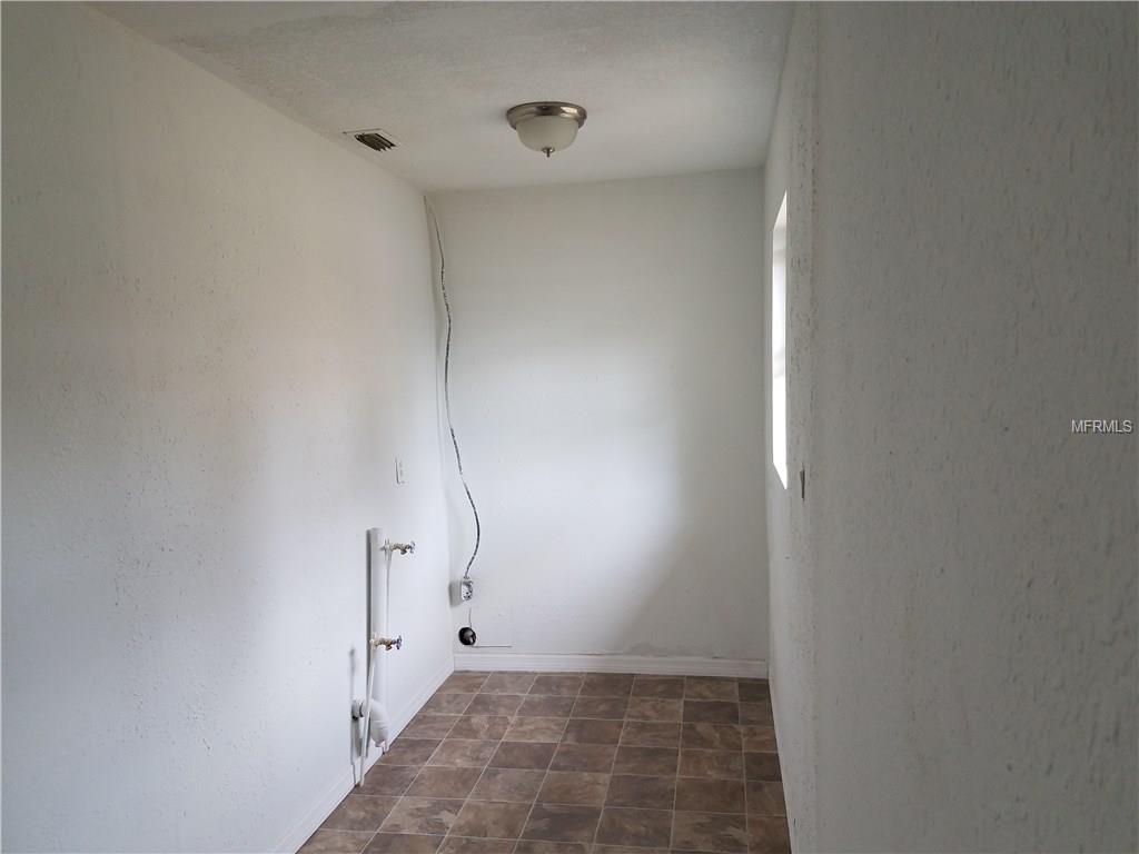 1323 RENEE AVENUE, ORLANDO, Florida 32825, 3 Bedrooms Bedrooms, 5 Rooms Rooms,1 BathroomBathrooms,Residential,For sale,RENEE,O5559277