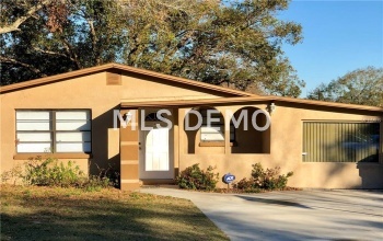 139 HIGHLAND AVENUE, AUBURNDALE, Florida 33823, 4 Bedrooms Bedrooms, 6 Rooms Rooms,2 BathroomsBathrooms,Residential,For sale,HIGHLAND,L4725380