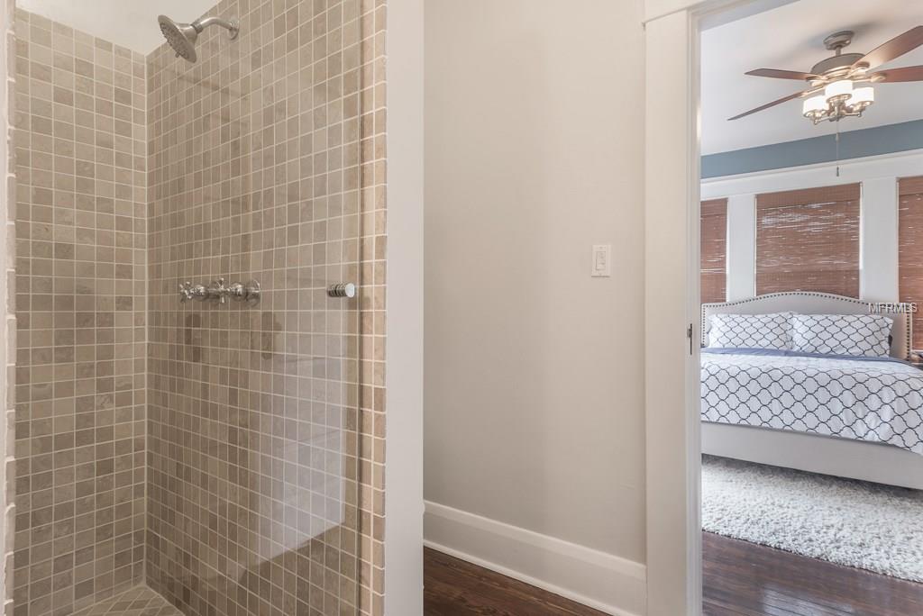 5707 N MIAMI AVENUE, TAMPA, Florida 33604, 2 Bedrooms Bedrooms, 8 Rooms Rooms,2 BathroomsBathrooms,Residential,For sale,MIAMI,T2927678