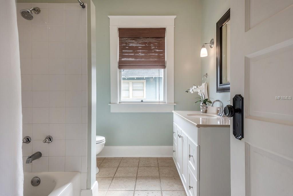 5707 N MIAMI AVENUE, TAMPA, Florida 33604, 2 Bedrooms Bedrooms, 8 Rooms Rooms,2 BathroomsBathrooms,Residential,For sale,MIAMI,T2927678