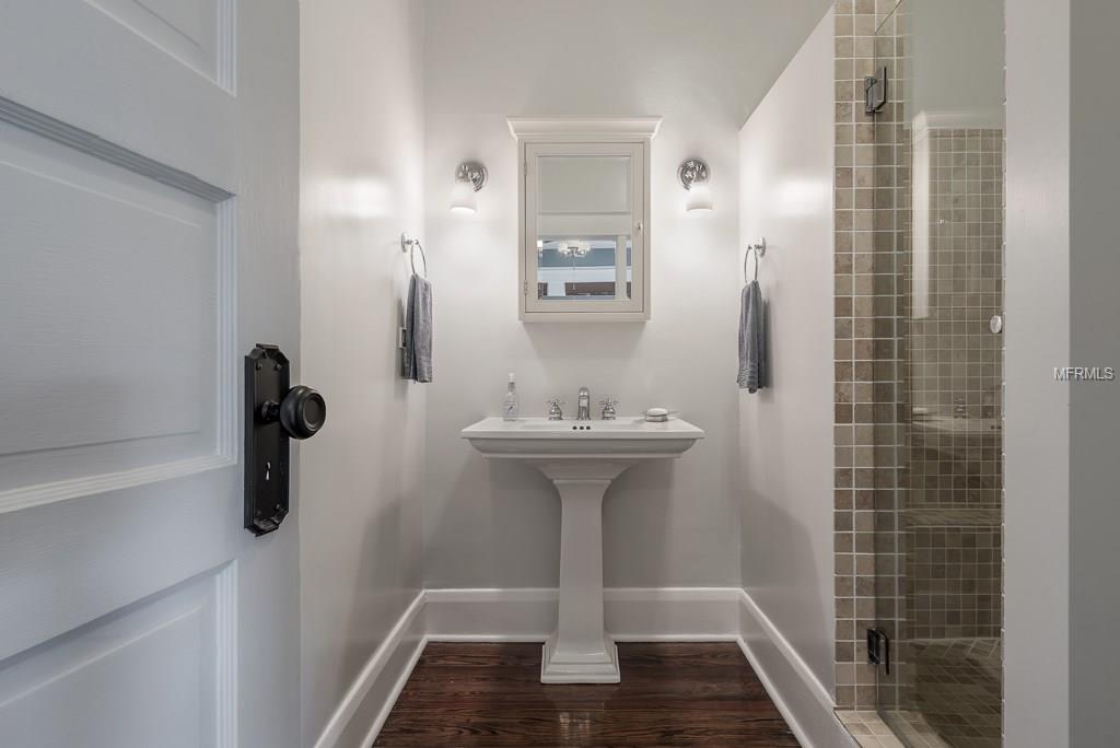 5707 N MIAMI AVENUE, TAMPA, Florida 33604, 2 Bedrooms Bedrooms, 8 Rooms Rooms,2 BathroomsBathrooms,Residential,For sale,MIAMI,T2927678