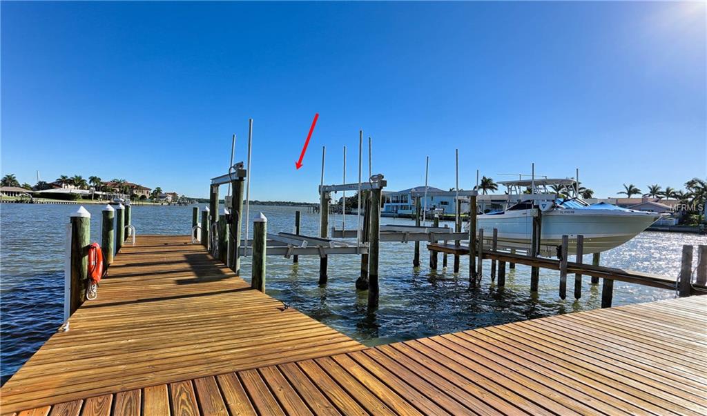 100 YACHT CLUB CIRCLE, NORTH REDINGTON BEACH, Florida 33708, 3 Bedrooms Bedrooms, 6 Rooms Rooms,2 BathroomsBathrooms,Residential,For sale,YACHT CLUB,U7831502