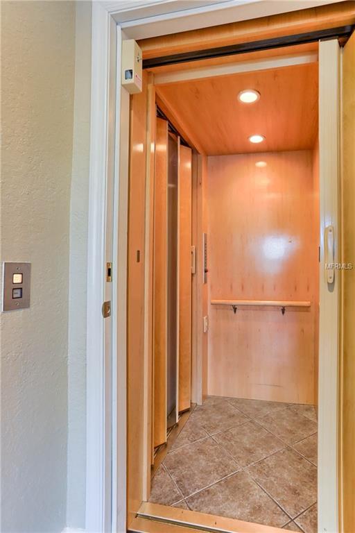 100 YACHT CLUB CIRCLE, NORTH REDINGTON BEACH, Florida 33708, 3 Bedrooms Bedrooms, 6 Rooms Rooms,2 BathroomsBathrooms,Residential,For sale,YACHT CLUB,U7831502