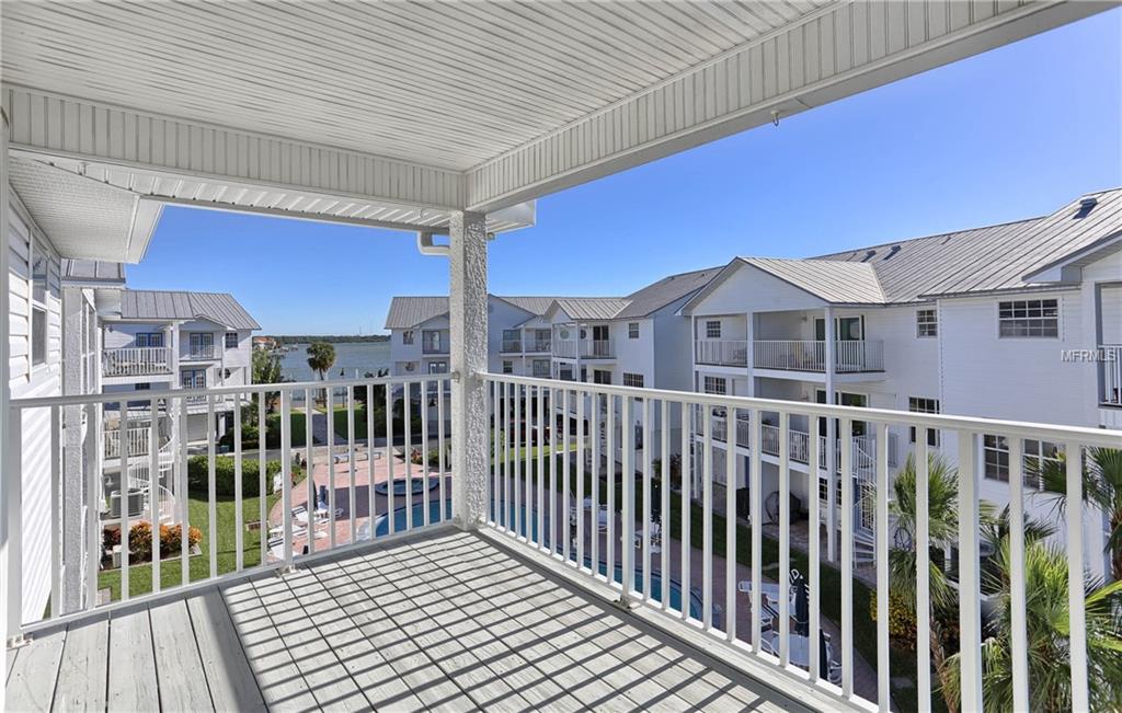 100 YACHT CLUB CIRCLE, NORTH REDINGTON BEACH, Florida 33708, 3 Bedrooms Bedrooms, 6 Rooms Rooms,2 BathroomsBathrooms,Residential,For sale,YACHT CLUB,U7831502