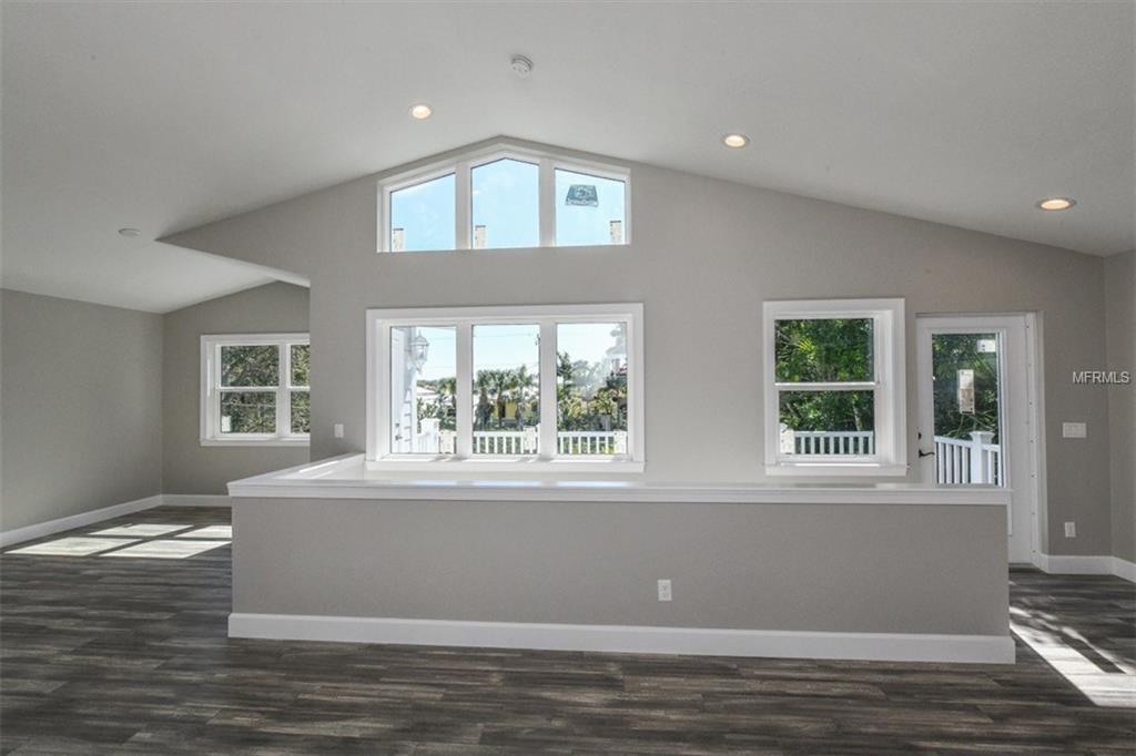 412 BAYVIEW PARKWAY, NOKOMIS, Florida 34275, 3 Bedrooms Bedrooms, 11 Rooms Rooms,2 BathroomsBathrooms,Residential,For sale,BAYVIEW,A4208431