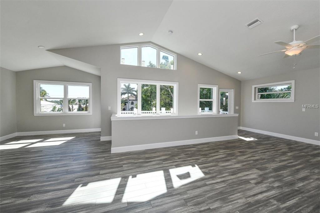 412 BAYVIEW PARKWAY, NOKOMIS, Florida 34275, 3 Bedrooms Bedrooms, 11 Rooms Rooms,2 BathroomsBathrooms,Residential,For sale,BAYVIEW,A4208431