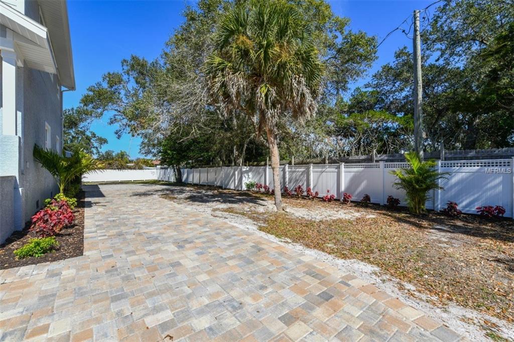412 BAYVIEW PARKWAY, NOKOMIS, Florida 34275, 3 Bedrooms Bedrooms, 11 Rooms Rooms,2 BathroomsBathrooms,Residential,For sale,BAYVIEW,A4208431