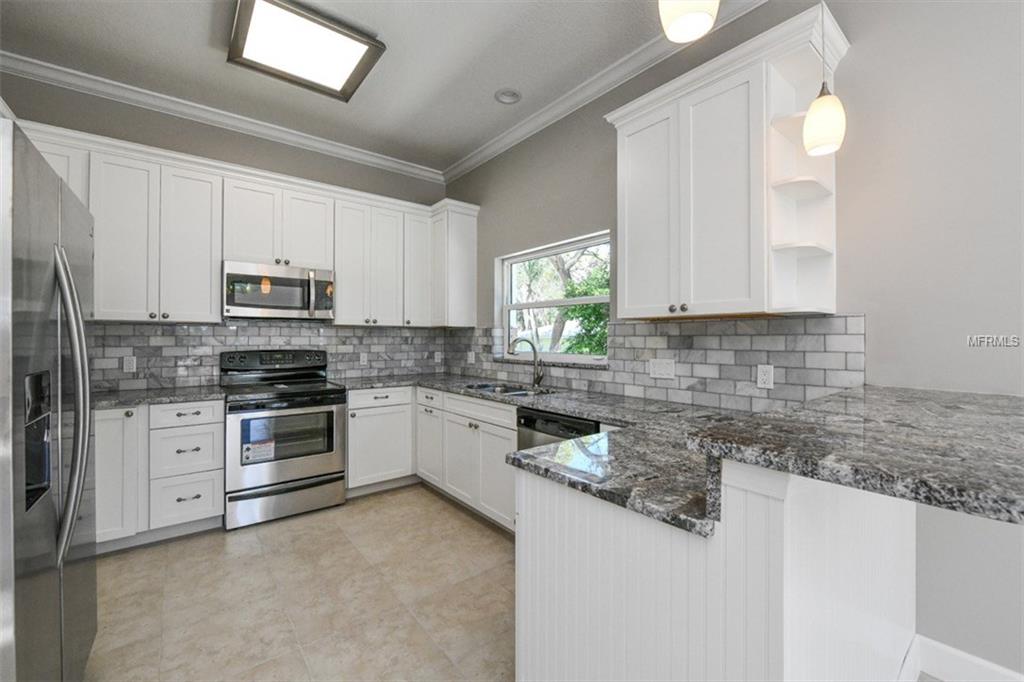 412 BAYVIEW PARKWAY, NOKOMIS, Florida 34275, 3 Bedrooms Bedrooms, 11 Rooms Rooms,2 BathroomsBathrooms,Residential,For sale,BAYVIEW,A4208431