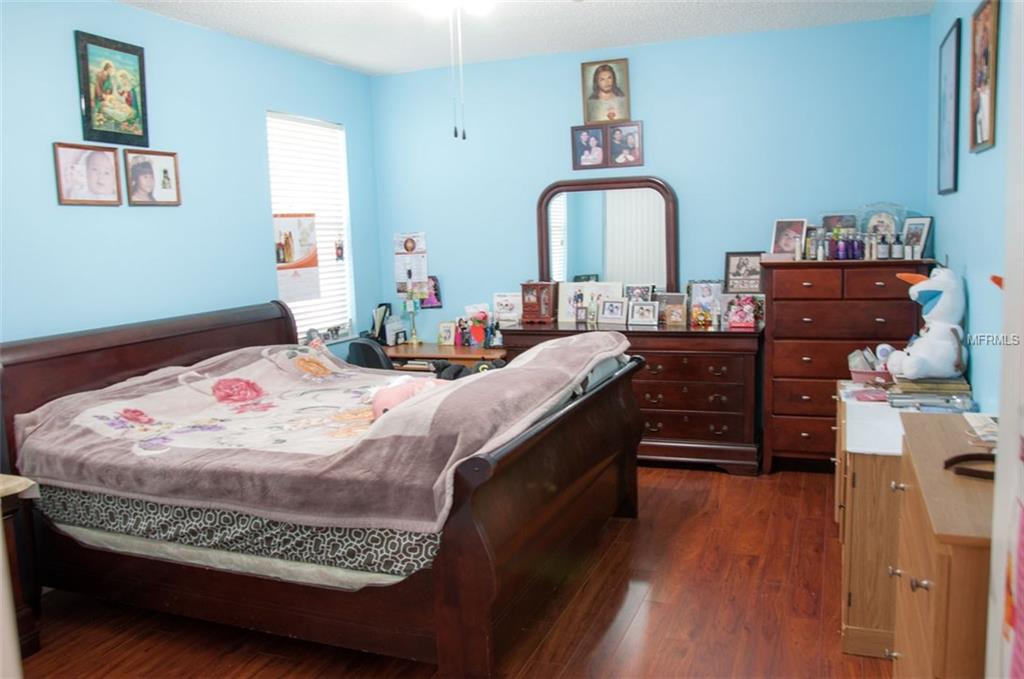 5593 BERWOOD DRIVE, ORLANDO, Florida 32810, 4 Bedrooms Bedrooms, 8 Rooms Rooms,3 BathroomsBathrooms,Residential,For sale,BERWOOD,O5559841