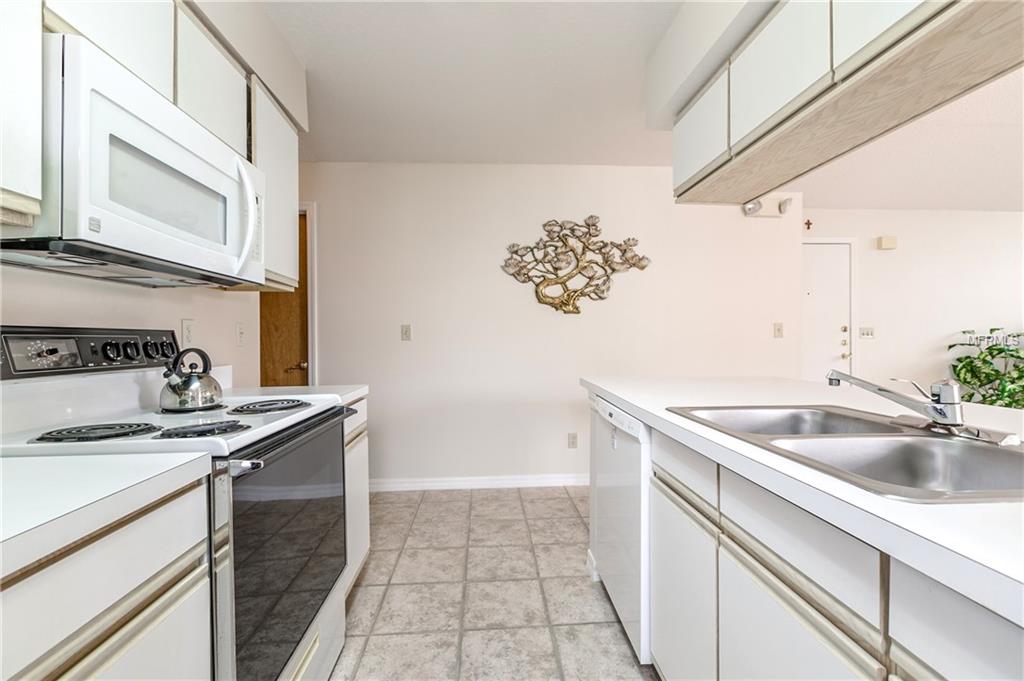 2440 SWEETWATER CLUB CIRCLE, KISSIMMEE, Florida 34746, 3 Bedrooms Bedrooms, 6 Rooms Rooms,2 BathroomsBathrooms,Residential,For sale,SWEETWATER CLUB,O5561316